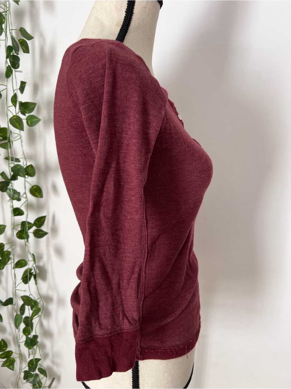Vintage Y2K Abercrombie & Fitch Burgundy
Henley top - Picture 5 of 8